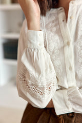 Blouse dentelle et broderies écrue - Bilena