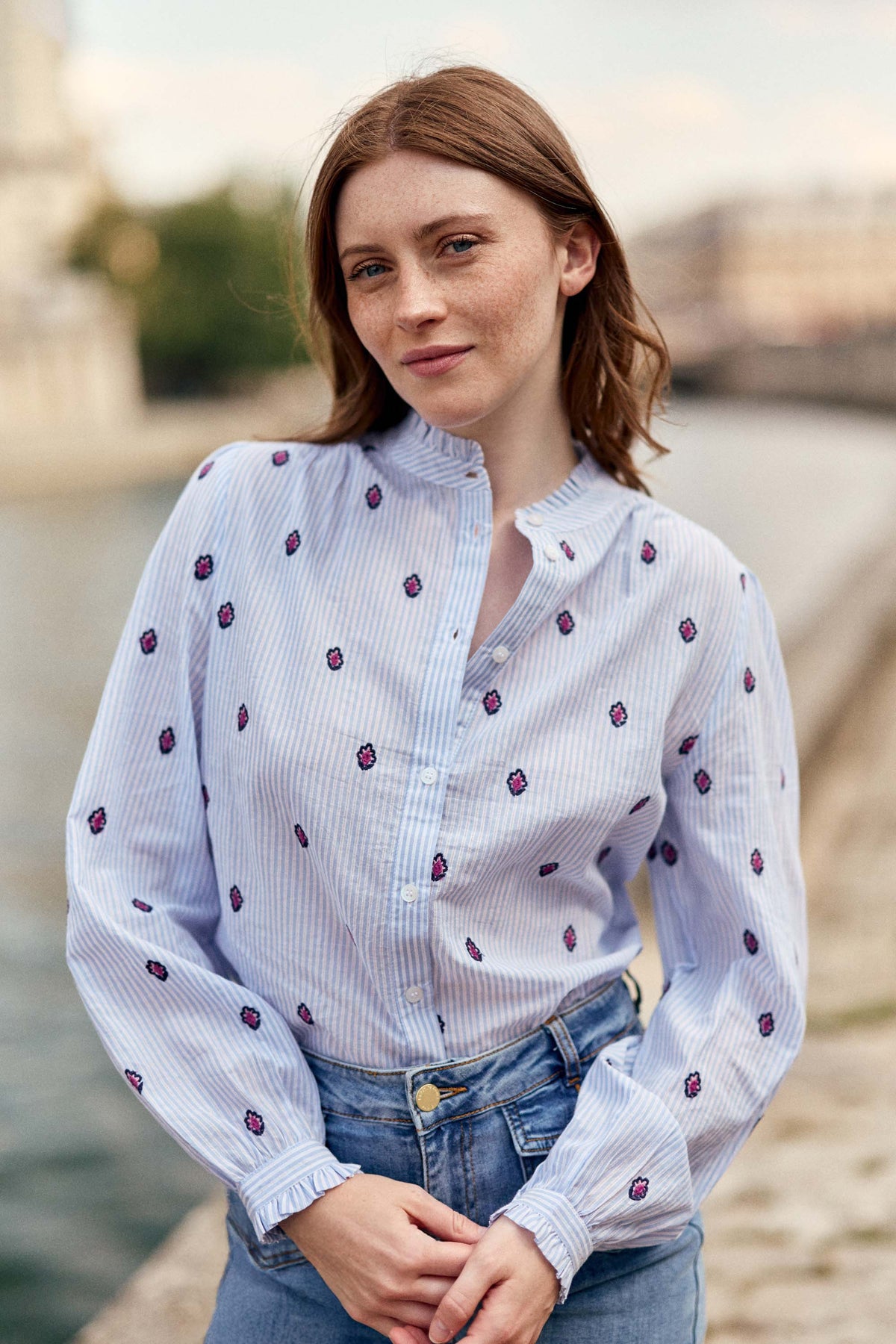 Blouse bleue à broderies - Blooma