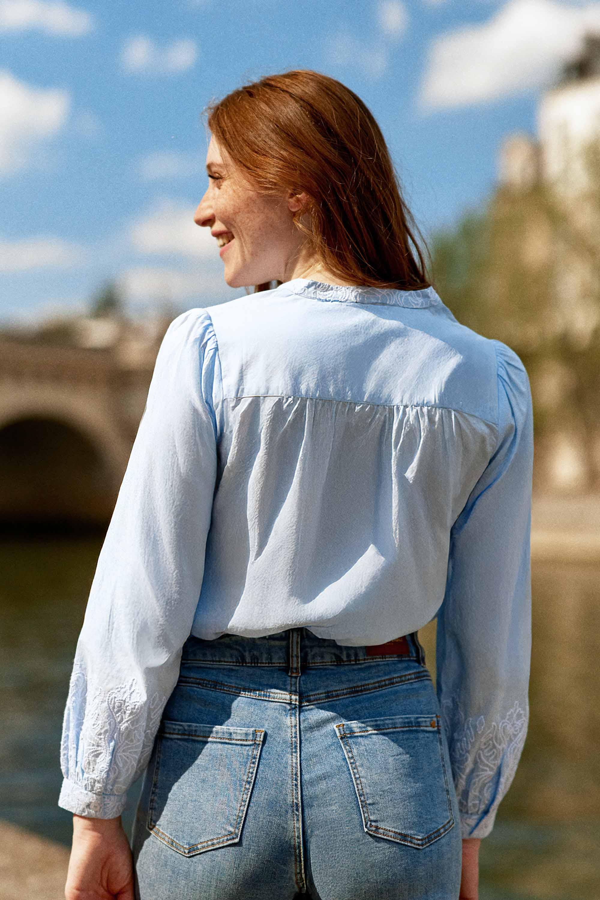 Blouse brodée ciel - Bloy