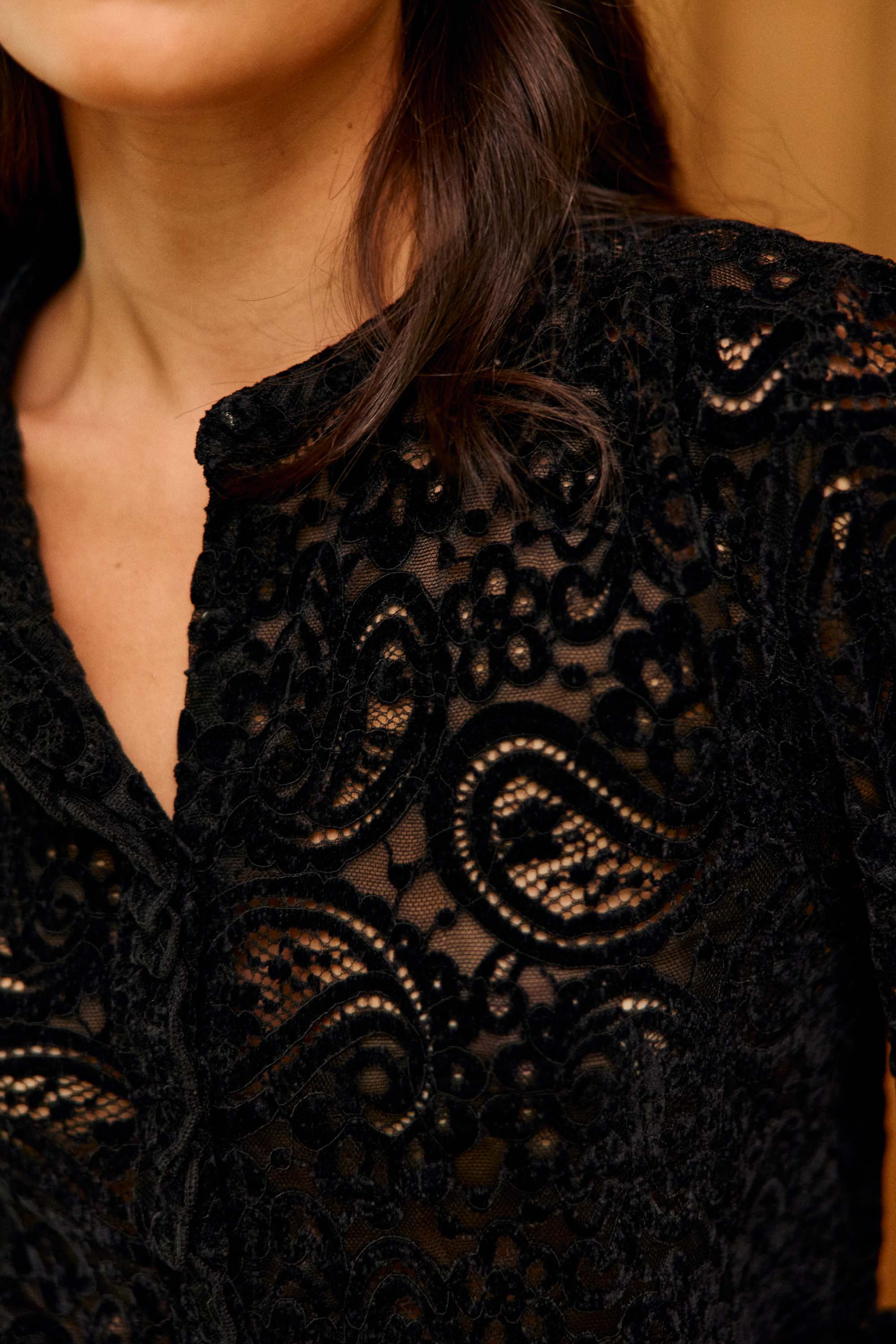 Blouse dentelle aspect velours noir - Bolentia