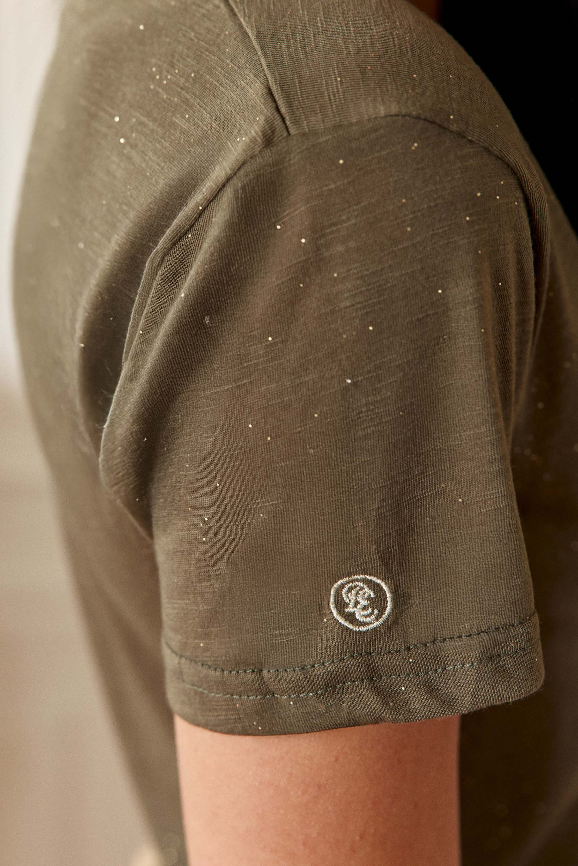 T-shirt kaki - Elvie