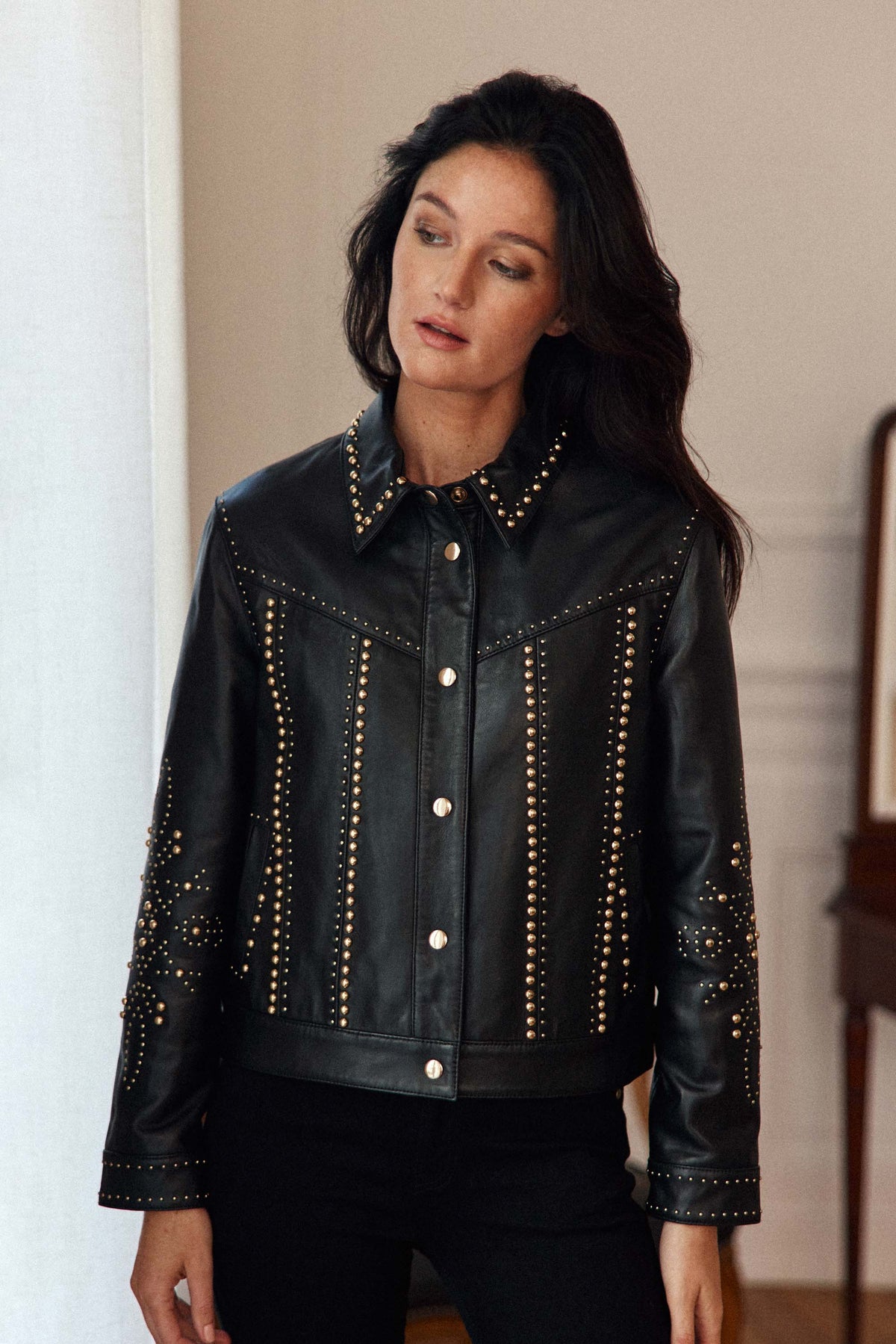 Veste en cuir noir cloutée - Firna