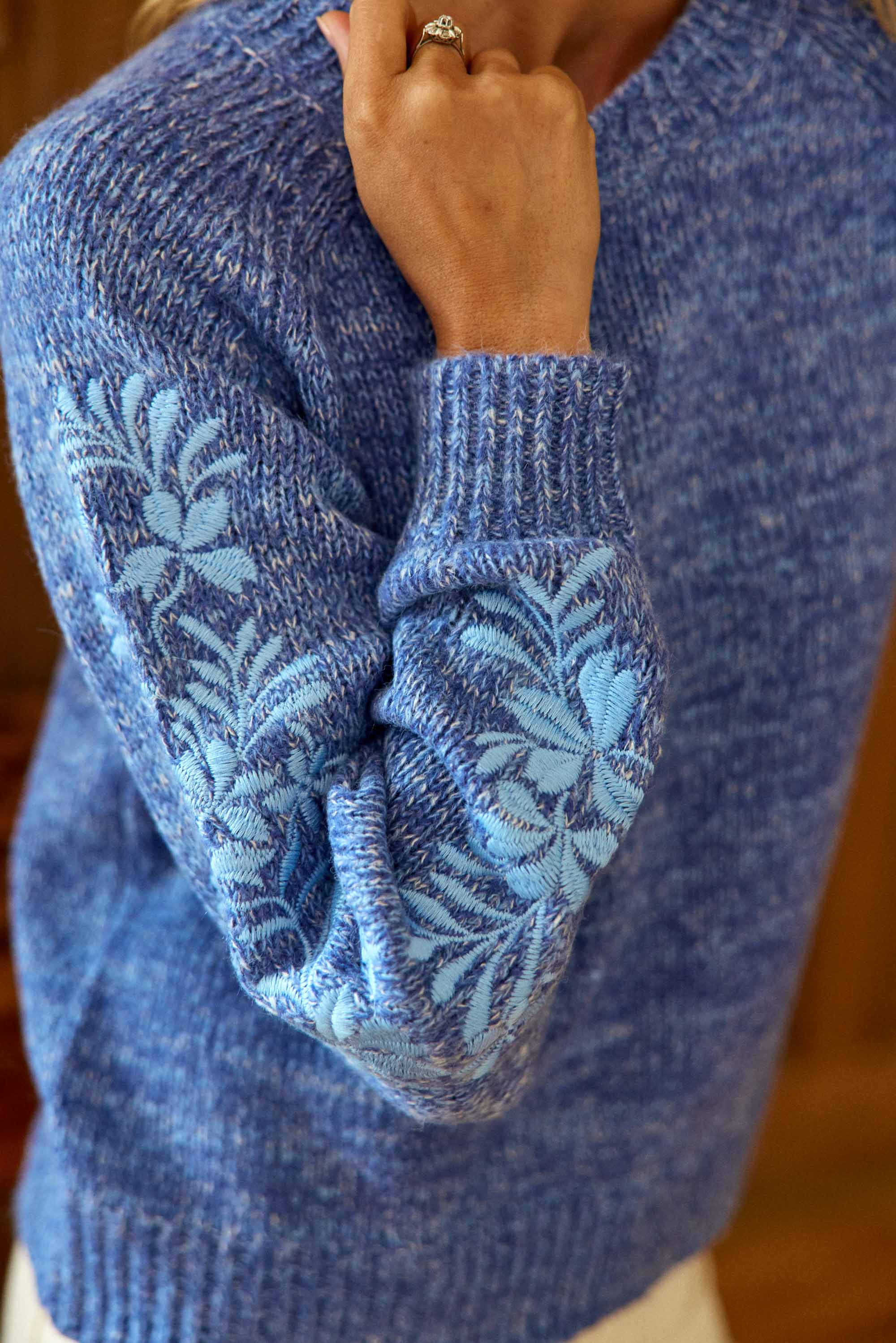 Pull brodé bleu - Maela