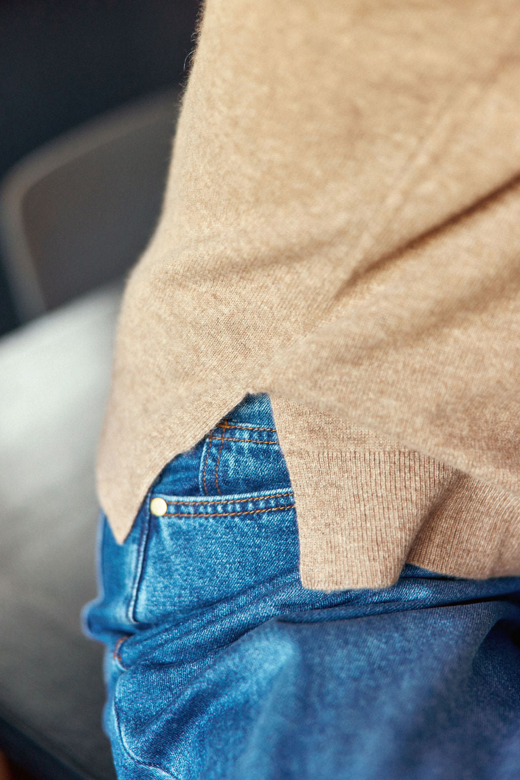 Pull col V camel - Melya