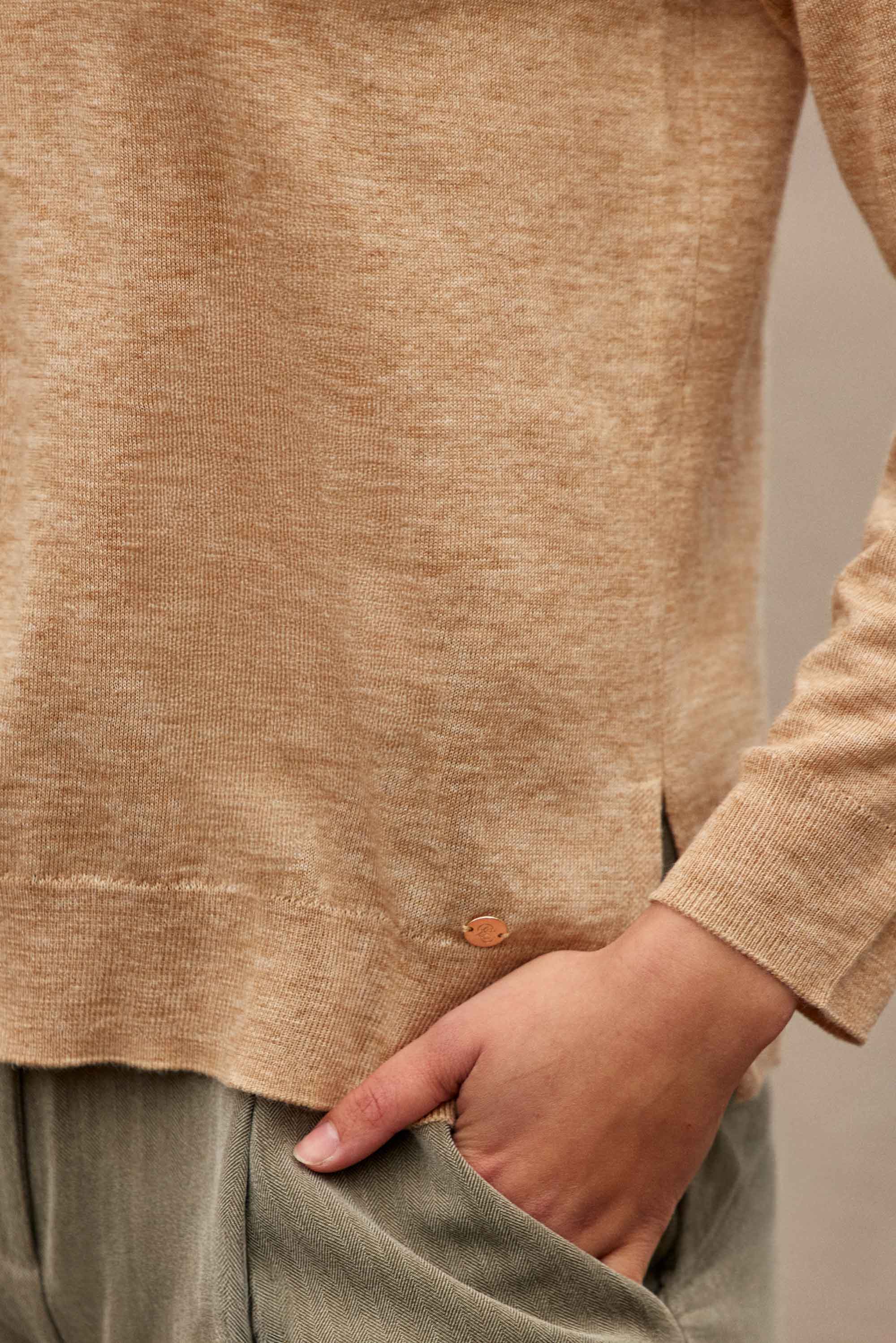 Pull col V camel - Melya