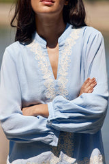 Robe courte broderies bleue ciel - Riman