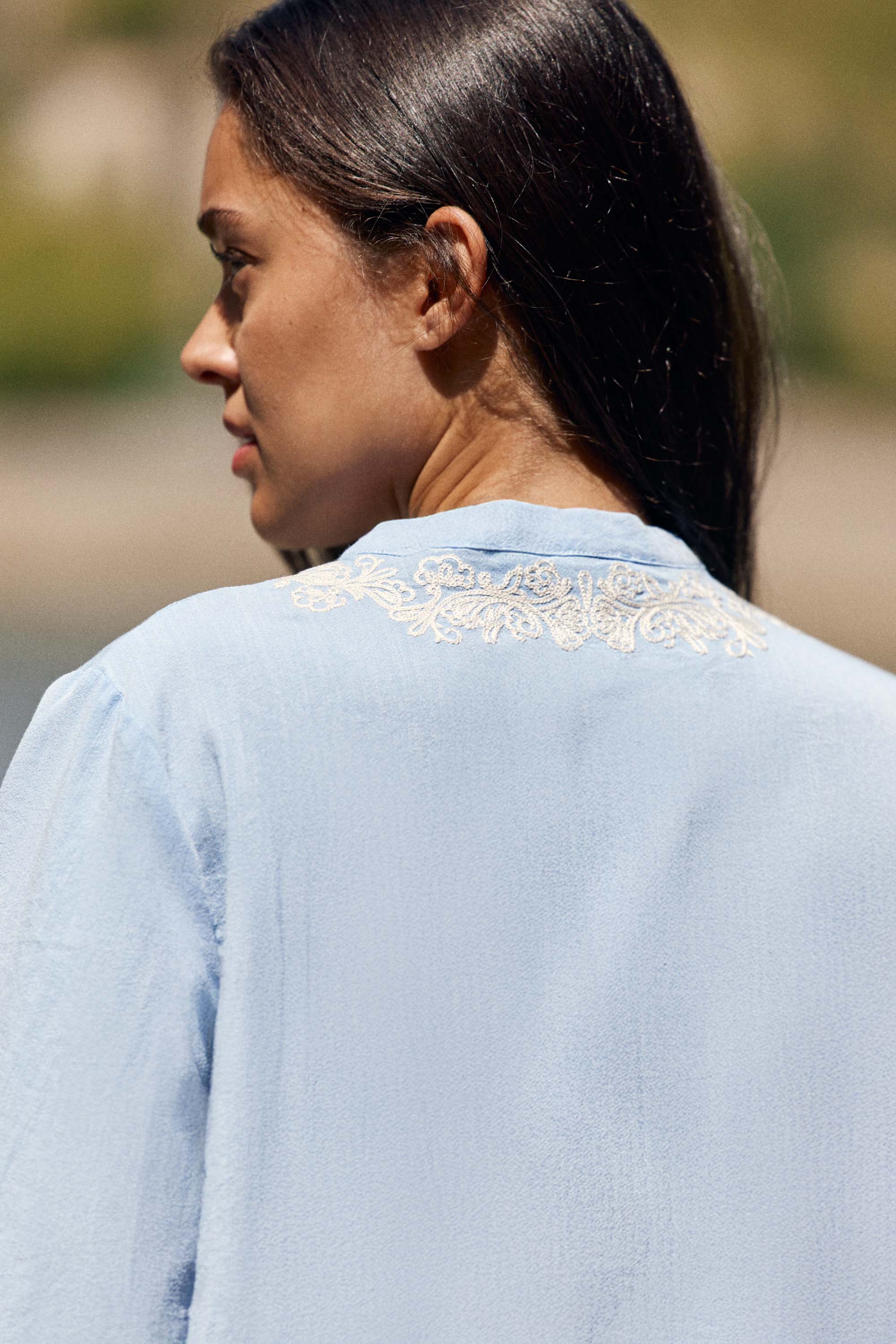 Robe courte broderies bleue ciel - Riman